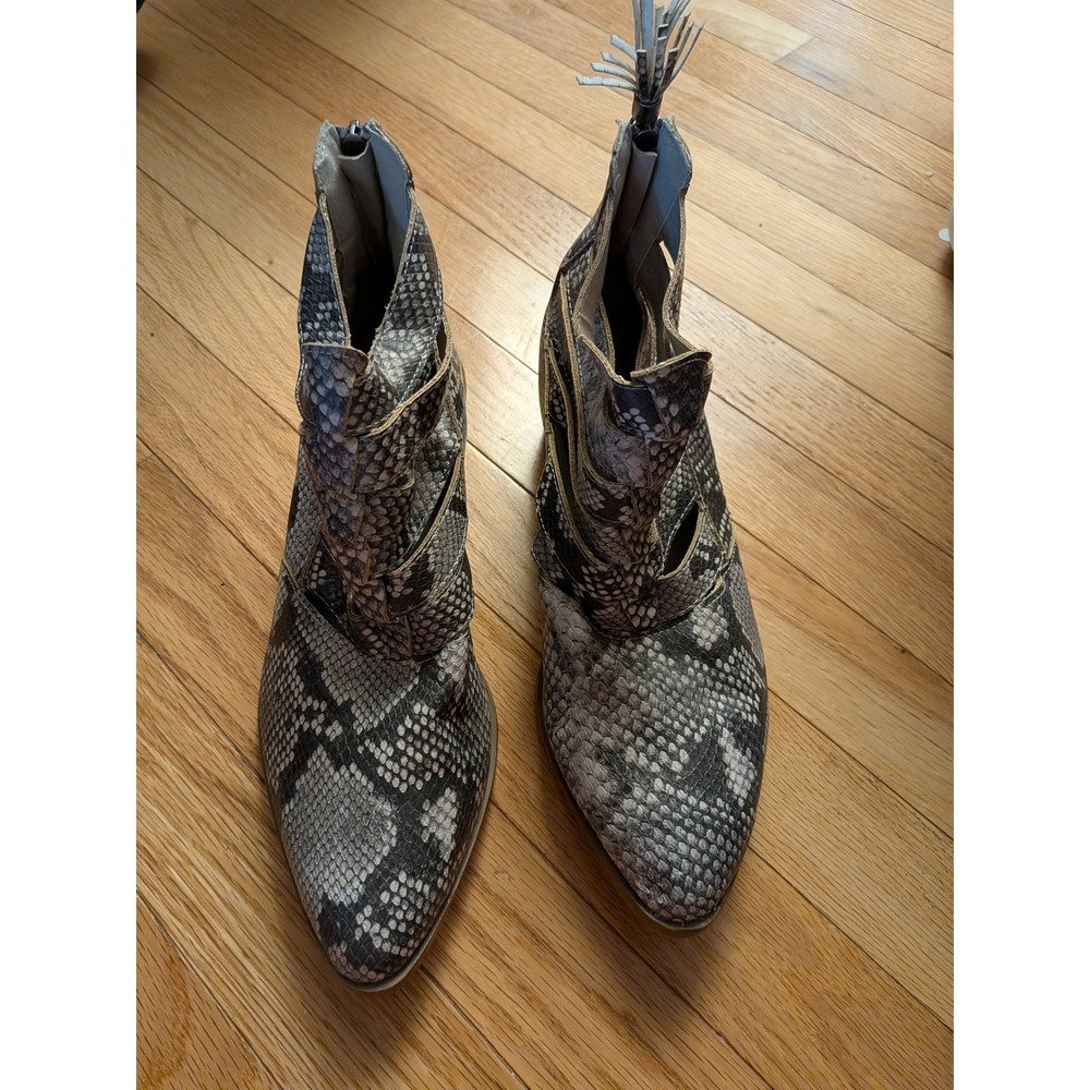 Fergalicious by Fergie Snakeskin Print Cutout Ankle Boots Grey Black Size 9M